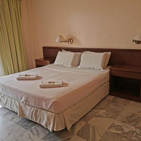 Oyo 89972 Borneo Paradise Beach Hotel コタキナバル エクステリア 写真