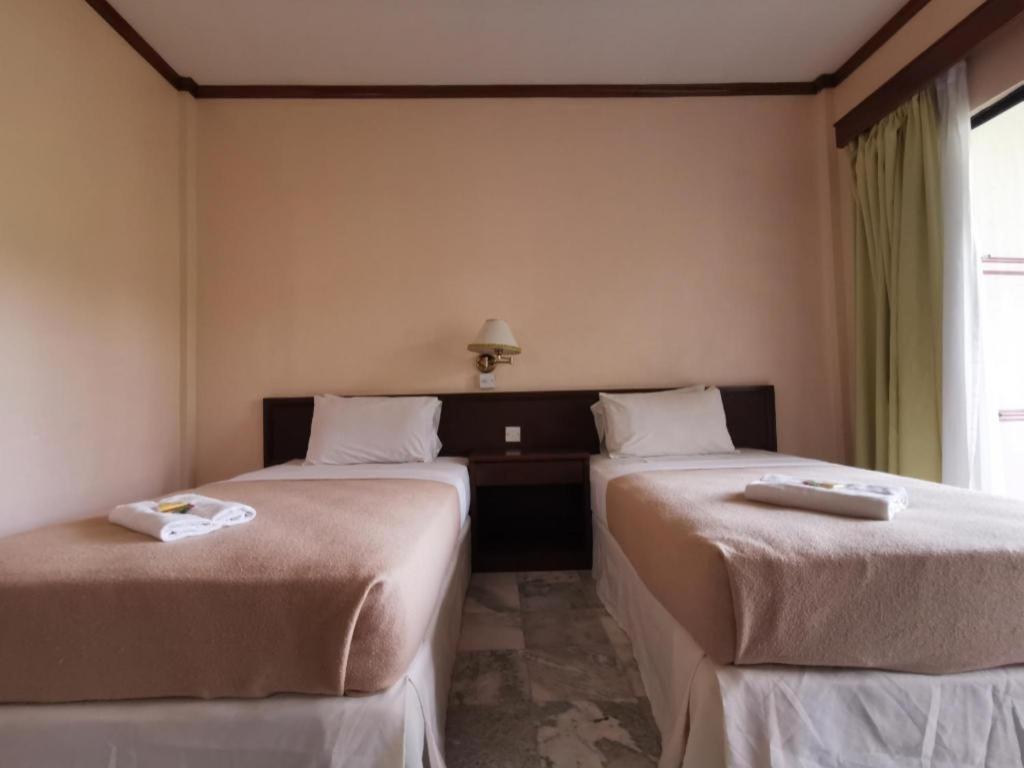 Oyo 89972 Borneo Paradise Beach Hotel コタキナバル エクステリア 写真